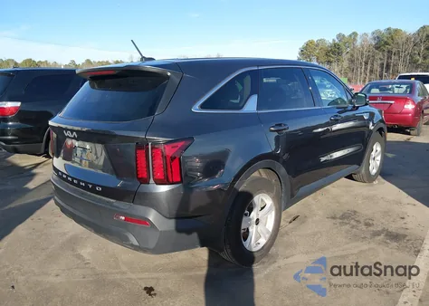 2022 Kia Sorento Lx z USA, uszkodzony, nr VIN 5XYRG4LC1NG155853